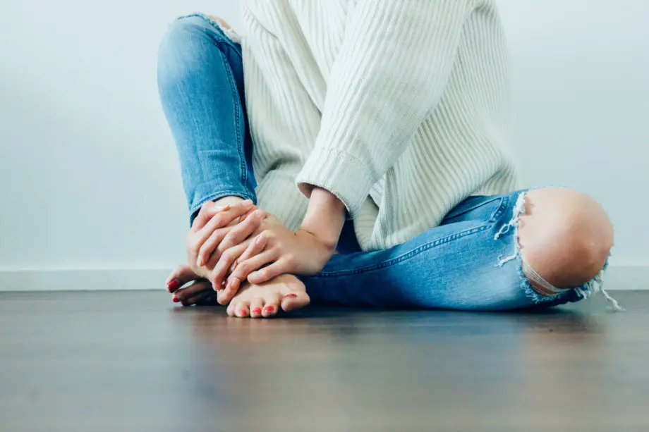 Can Hardwood Floors Cause Foot Pain?